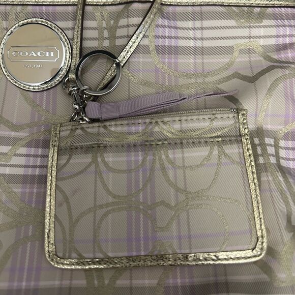 Coach Poppy Tote Bag comes with card holder - Picture 11 of 14